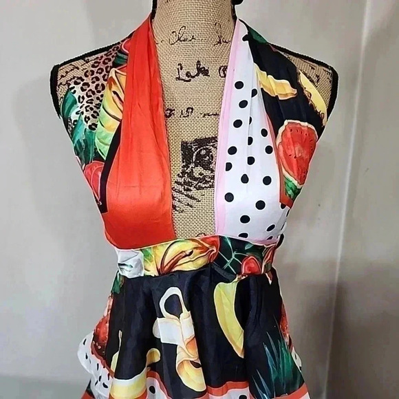 Beautiful Multiprint Fruit and tiger tiered ruffled maxi dress. - Picture 11 of 11